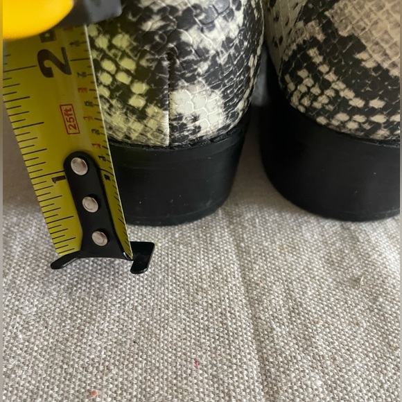 🐍Bleecker & Bond python print buckle Loafers sz 9.5 - Picture 7 of 9